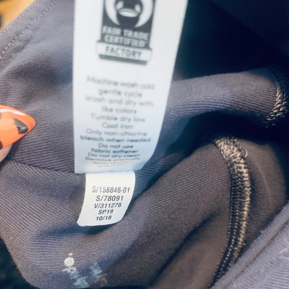 Athleta SP Meditation 2 in 1 Capri - Picture 4 of 7